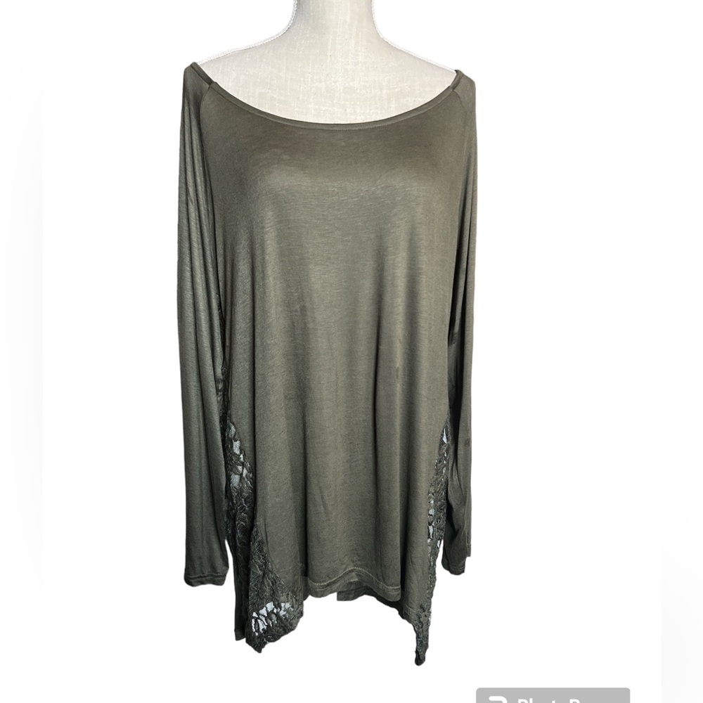 Splash Lace Back Blouse